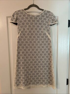 Suzi Chin for Maggy Boutique Cream Lace Shift Dress